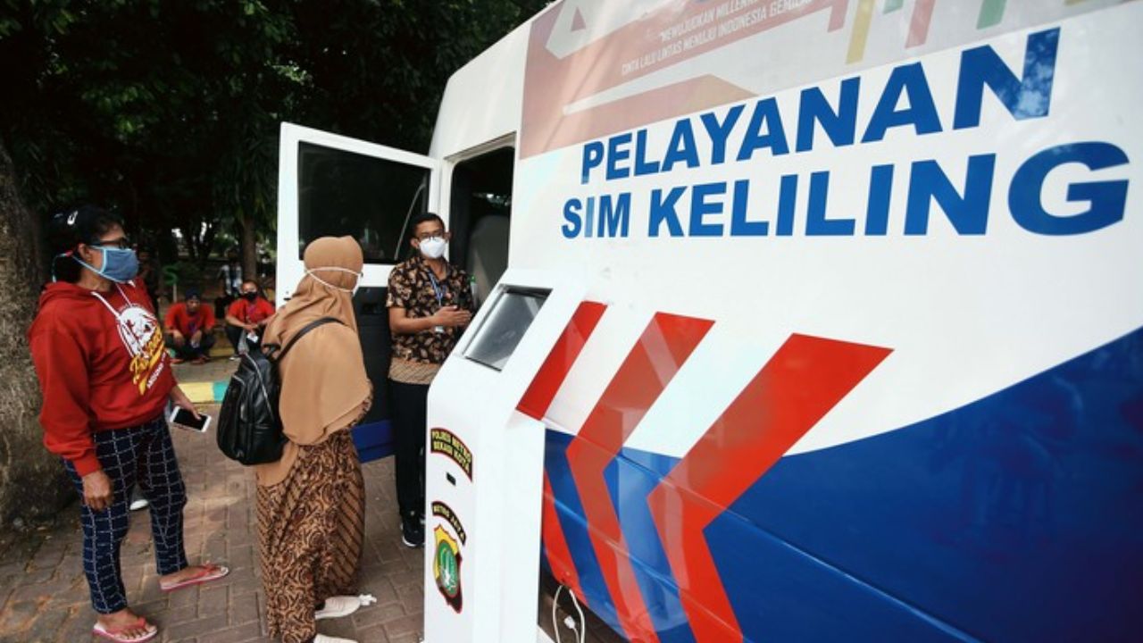 Polri menegaskan bahwa tidak ada Surat Izin Mengemudi (SIM) yang berlaku seumur hidup.