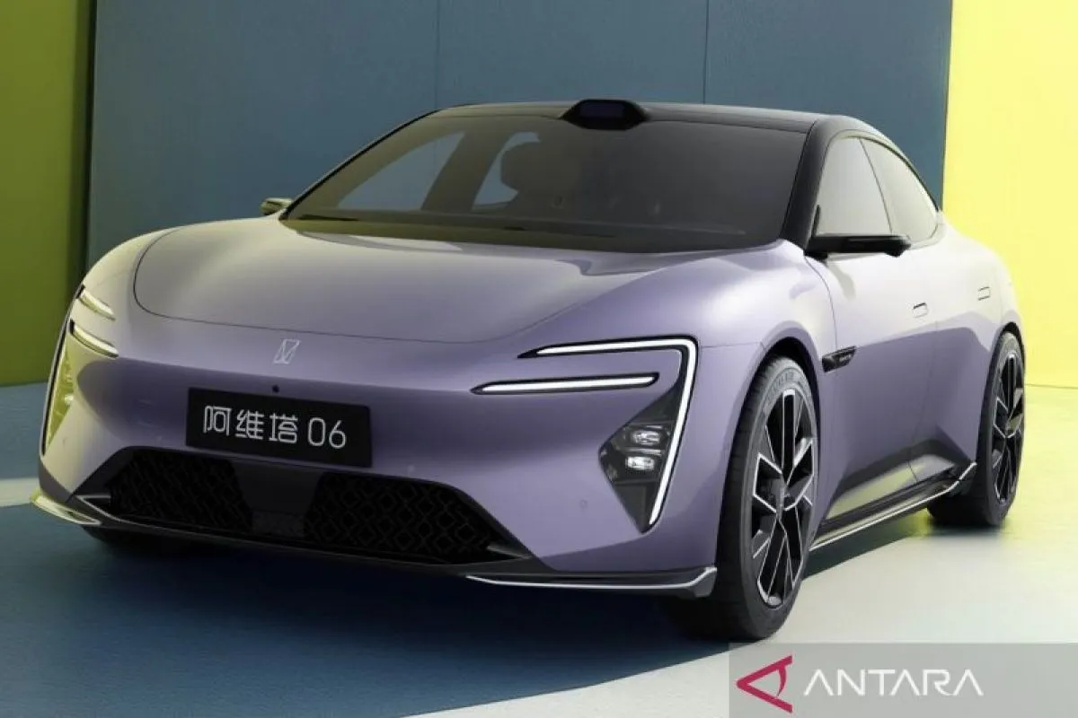 Sedan Listrik Avatr 06 Terbakar di China.