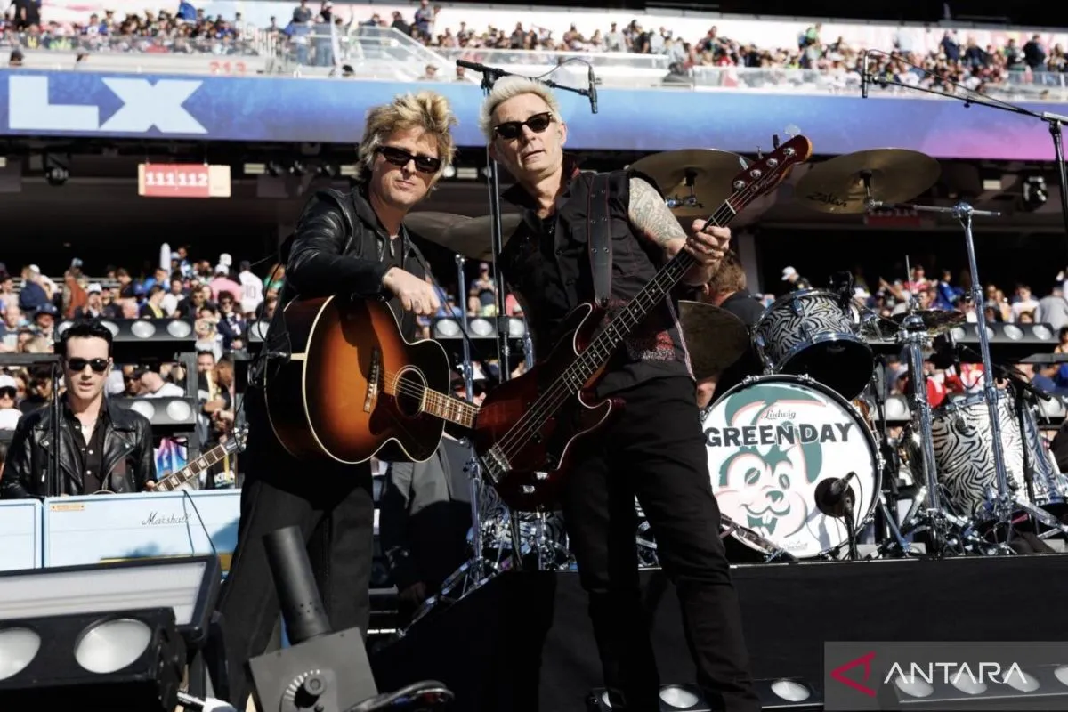 Green Day Buka Super Bowl LX dengan Medley Tanpa Sentilan Politik.