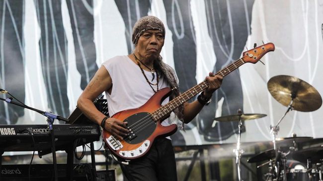 Bassist God Bless Donny Fattah Meninggal Dunia.