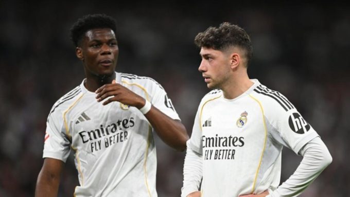Federico Valverde (kanan) dan Aurelien Tchouameni (kiri).