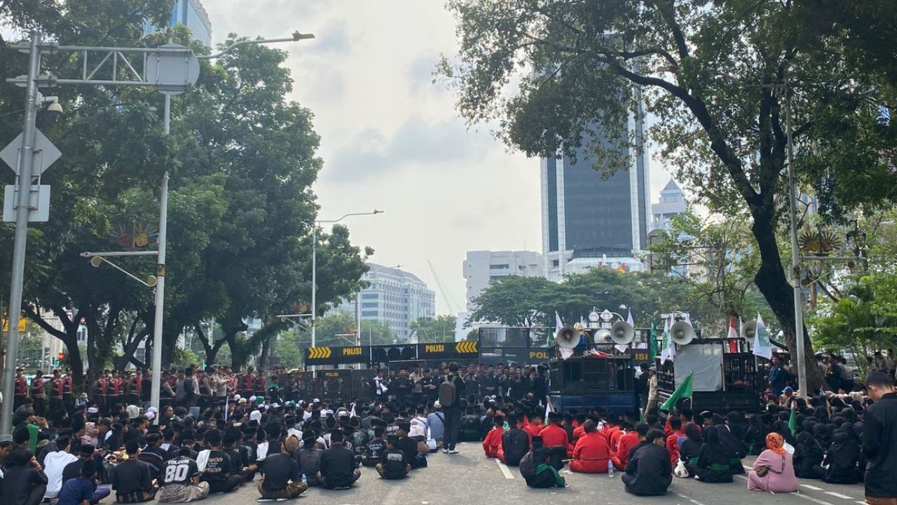 Demo Mahasiswa Digelar di Kawasan Monas, Pengendara Diminta Waspadai Potensi Kemacetan.