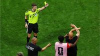 Gestur "X" Pelatih Mesir Usai Lawan Argentina Jadi Sorotan, Ini Makna di Baliknya.