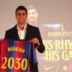Rodri Resmi Gabung Barcelona, Hansi Flick: Dia Pemain Fantastis.