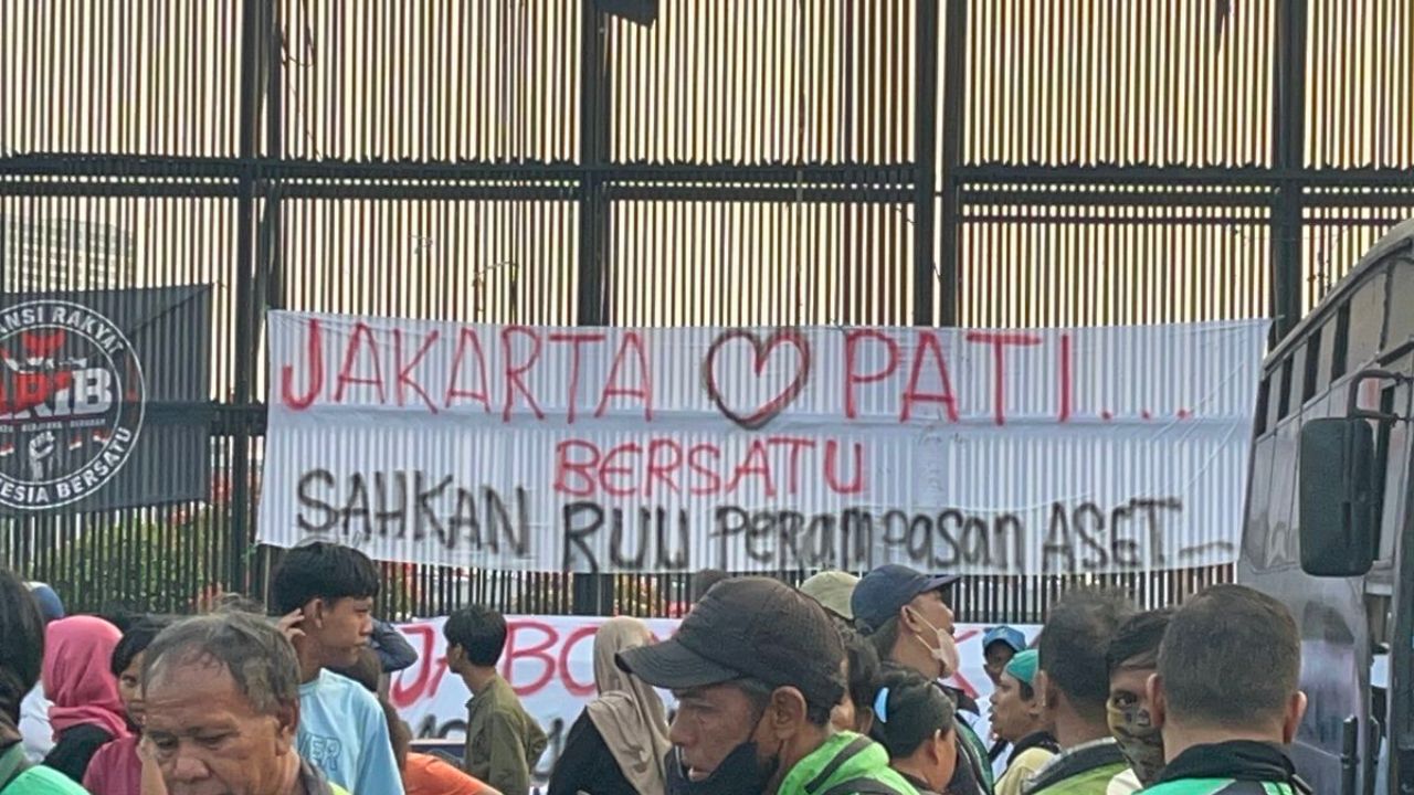 Demo 27 Agustus di DPR Diikuti Beragam Kelompok, Ini Tuntutan Mereka.
