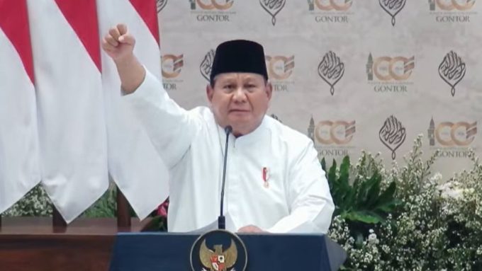 Prabowo Serukan Free Palestine Saat Hadiri 100 Tahun Ponpes Gontor.